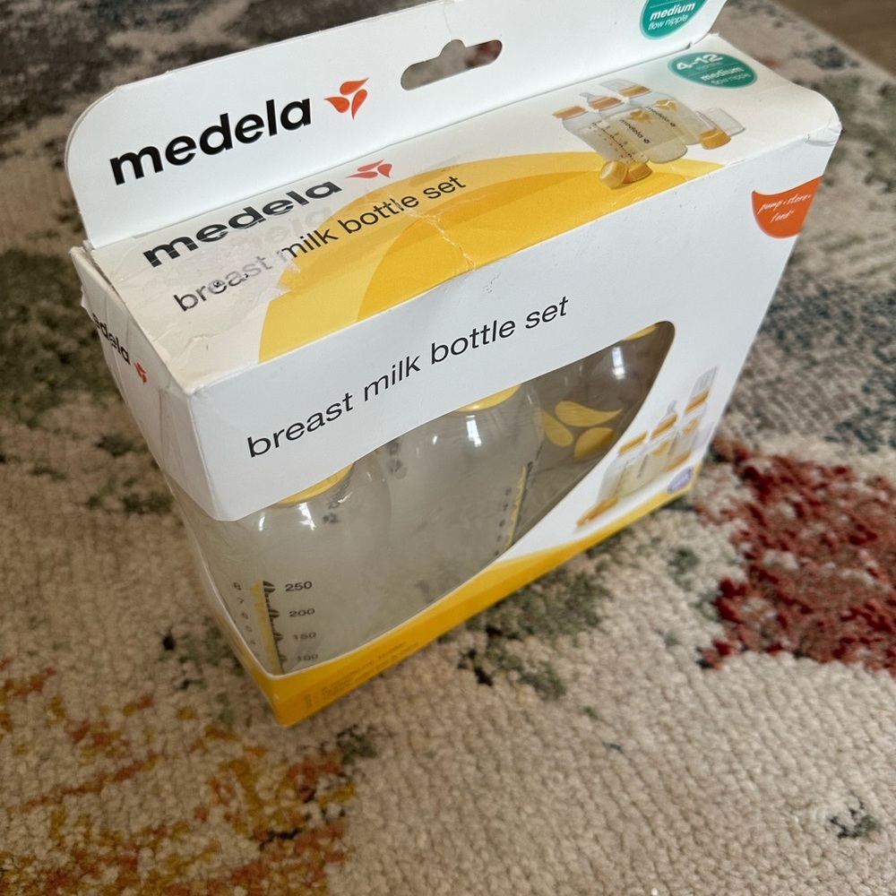 New Medela Breastmilk Bottle Set - 8 oz - 3 ct - Picture 5 of 8